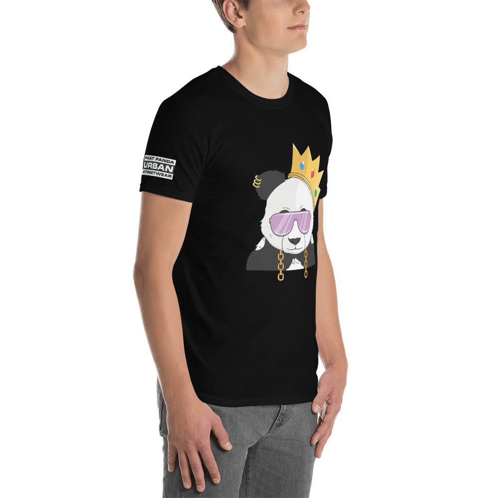 Panda King Light PurplePHAT PANDA URBAN STREETWEARYou've now found the staple t-shirt of your wardrobe. It's made of 100% ring-spun cotton and is soft and comfy. The double stitching on the neckline and sleeves add
